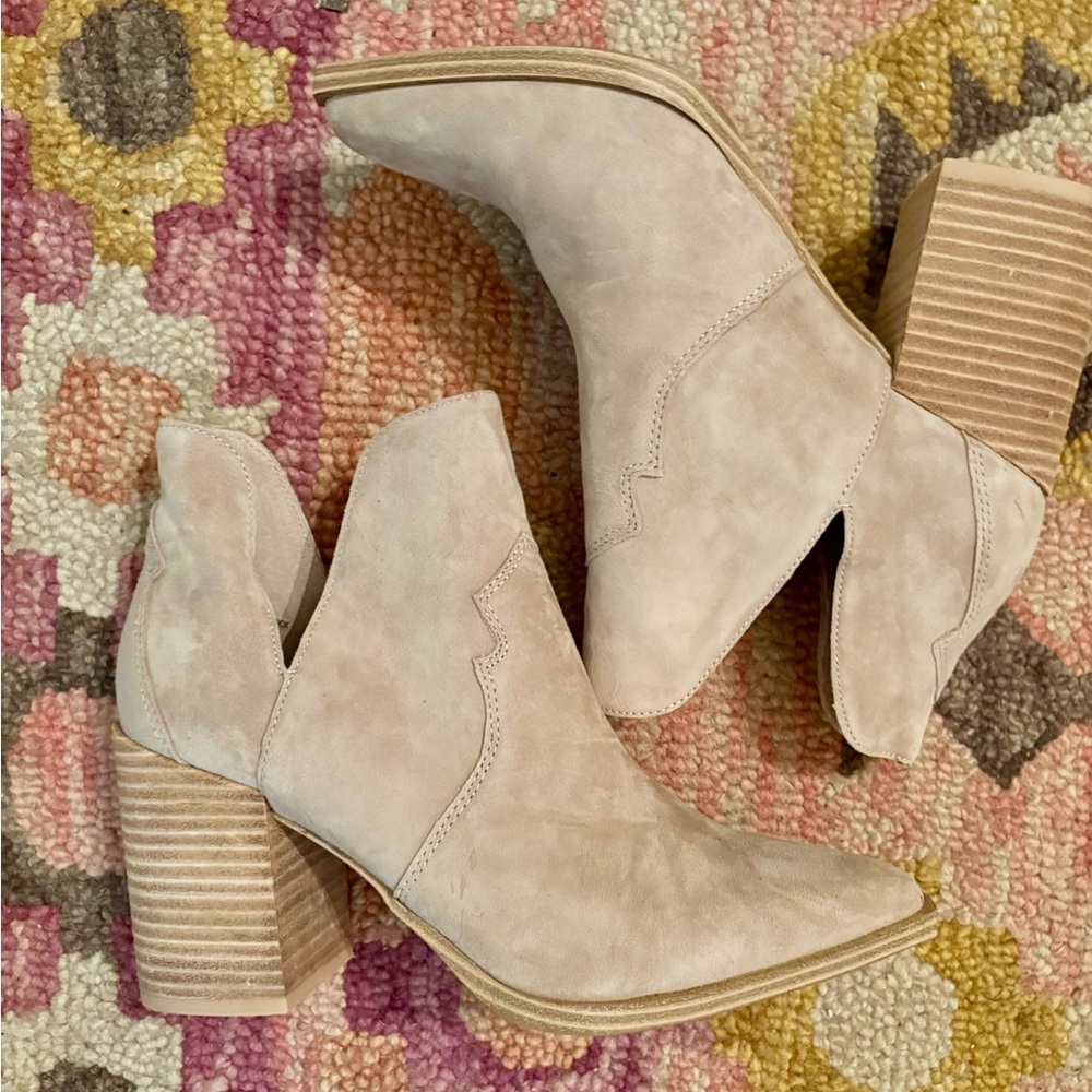 Steve Madden Light Beige Suede Western Block Heel Booties